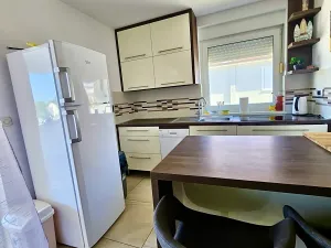Prodej bytu 3+1, Vrsi, Chorvatsko, 72 m2
