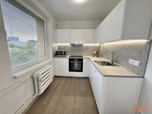 Pronájem bytu 3+1, Praha - Michle, Pod dálnicí, 76 m2