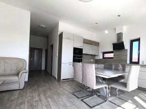 Pronájem bytu 3+kk, Holasice, 91 m2