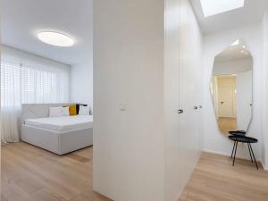 Pronájem vily, Praha - Horní Měcholupy, U Golfu, 248 m2
