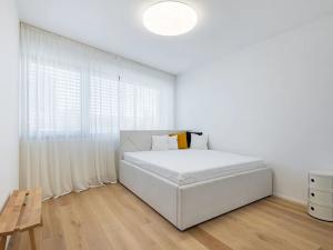 Pronájem vily, Praha - Horní Měcholupy, U Golfu, 248 m2