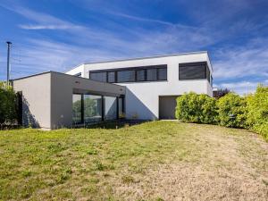 Pronájem vily, Praha - Horní Měcholupy, U Golfu, 248 m2