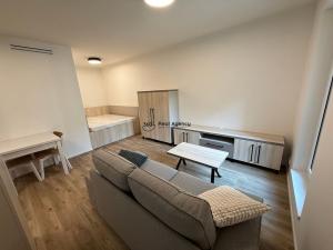 Pronájem bytu 1+kk, Praha - Stodůlky, Hábova, 36 m2