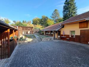 Prodej rodinného domu, Závist, 268 m2