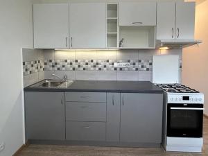 Pronájem bytu 4+1, Jičín, U trati, 76 m2
