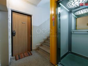 Prodej bytu 3+1, Karlovy Vary - Stará Role, Dvořákova, 83 m2
