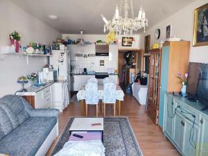 Prodej bytu 2+kk, Praha - Řeporyje, Kakosova, 46 m2