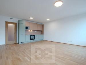Pronájem bytu 1+kk, Praha - Smíchov, Toyen, 39 m2