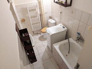 Prodej bytu 1+1, Hradec Králové, Nerudova, 27 m2