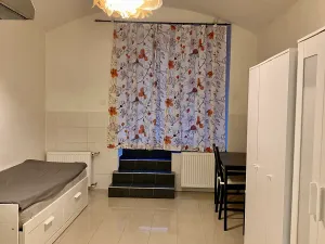 Pronájem bytu 1+kk, Praha - Vršovice, Bulharská, 20 m2