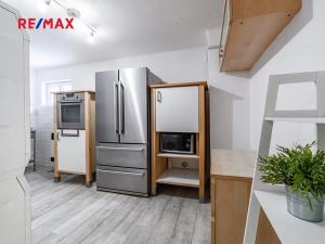 Prodej ubytování, Praha - Karlín, Pernerova, 60 m2