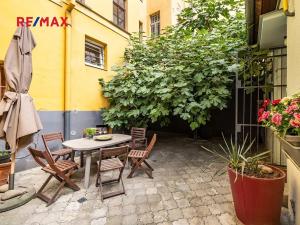 Prodej ubytování, Praha - Karlín, Pernerova, 60 m2