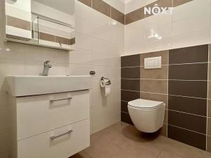 Pronájem bytu 2+kk, Praha - Hlubočepy, Högerova, 58 m2