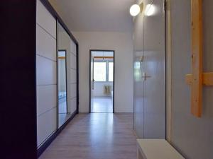 Pronájem bytu 2+kk, Praha - Kobylisy, Mirovická, 45 m2