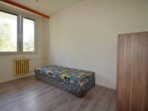 Pronájem bytu 2+kk, Praha - Kobylisy, Mirovická, 45 m2