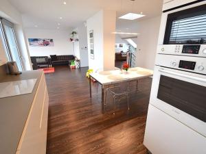 Pronájem bytu 6+kk a větší, Brno, Venhudova, 200 m2
