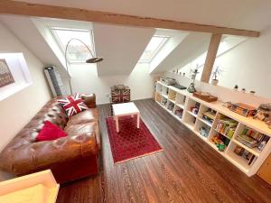 Pronájem bytu 6+kk a větší, Brno, Venhudova, 200 m2