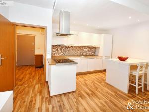 Pronájem bytu 3+kk, Praha - Záběhlice, Na Slatince, 70 m2