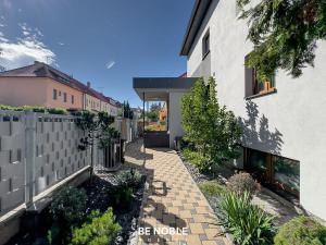 Pronájem bytu 3+1, Praha - Strašnice, Královická, 64 m2