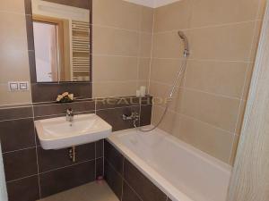 Pronájem bytu 2+kk, Moravany, Višňová, 53 m2