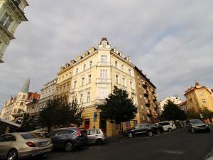 Pronájem bytu 2+1, Karlovy Vary, Zeyerova, 60 m2