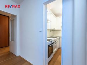 Pronájem bytu 2+kk, Praha - Stodůlky, Bašteckého, 42 m2