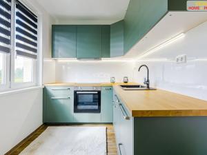 Prodej bytu 3+1, Karlovy Vary, Okružní, 65 m2