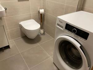 Pronájem bytu 2+kk, Praha - Smíchov, Plzeňská, 58 m2