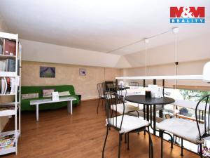 Pronájem obchodního prostoru, Neratovice, nám. Republiky, 40 m2