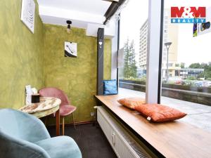 Pronájem obchodního prostoru, Neratovice, nám. Republiky, 40 m2