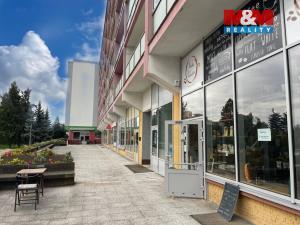 Pronájem obchodního prostoru, Neratovice, nám. Republiky, 40 m2