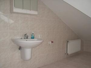 Pronájem atypického bytu, Praha - Nusle, Křesomyslova, 27 m2
