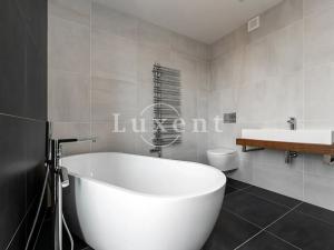 Prodej rodinného domu, Velké Popovice, Malostranská, 350 m2