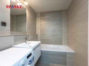 Prodej bytu 2+1, Praha - Černý Most, náměstí Plukovníka Vlčka, 67 m2