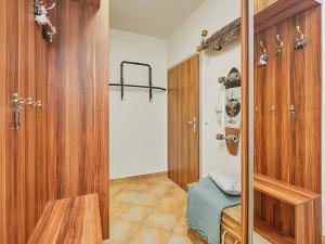 Pronájem bytu 2+kk, Praha - Dubeč, Dubeckého, 53 m2