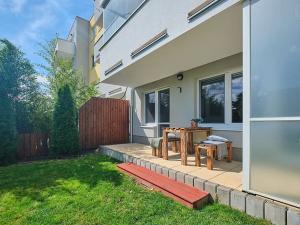 Pronájem bytu 2+kk, Praha - Dubeč, Dubeckého, 53 m2