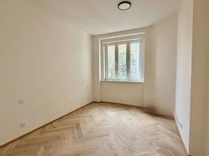 Prodej bytu 2+kk, Praha - Vršovice, Oblouková, 58 m2