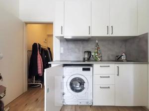 Pronájem bytu 1+kk, Praha - Krč, Budějovická, 20 m2
