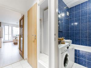 Pronájem bytu 1+kk, Praha, Křivoklátská, 28 m2