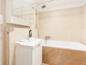 Pronájem bytu 3+kk, Praha - Dolní Chabry, K Beranovu, 90 m2