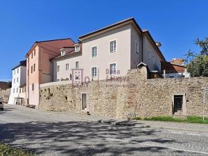 Pronájem bytu 1+kk, Jindřichův Hradec, nám. Míru, 35 m2