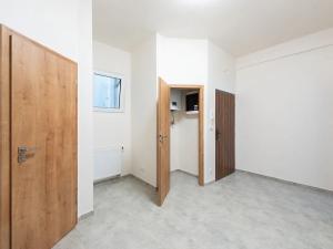 Pronájem bytu 2+kk, Praha - Holešovice, Tusarova, 63 m2