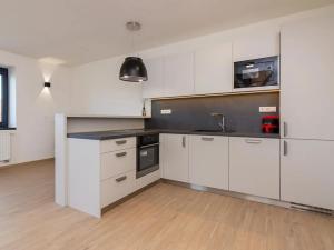 Pronájem bytu 2+kk, Průhonice, Chrpová, 64 m2