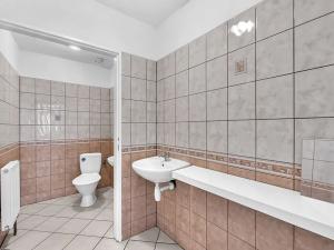 Pronájem obchodního prostoru, Hradec Králové, Tomkova, 133 m2