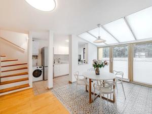 Pronájem bytu 2+kk, Praha - Karlín, Pernerova, 100 m2