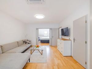 Pronájem bytu 2+kk, Praha - Karlín, Pernerova, 100 m2