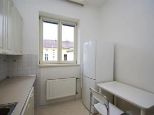 Pronájem bytu 1+1, Praha - Smíchov, V lesíčku, 34 m2
