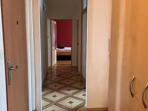 Prodej bytu 3+1, Karlovy Vary, Vítězná, 84 m2