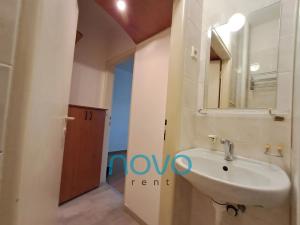 Pronájem bytu 2+kk, Praha - Vršovice, Bulharská, 42 m2