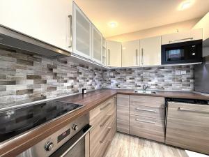 Pronájem bytu 2+1, Hrušovany u Brna, Sídliště, 65 m2